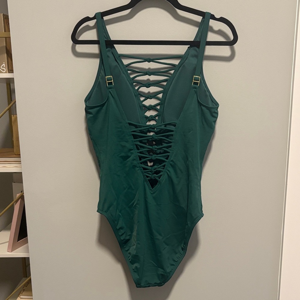 Bleu Rod Beattie Let’s Get Knotty Emerald Green Lace-Up Swimsuit - Picture 3 of 7